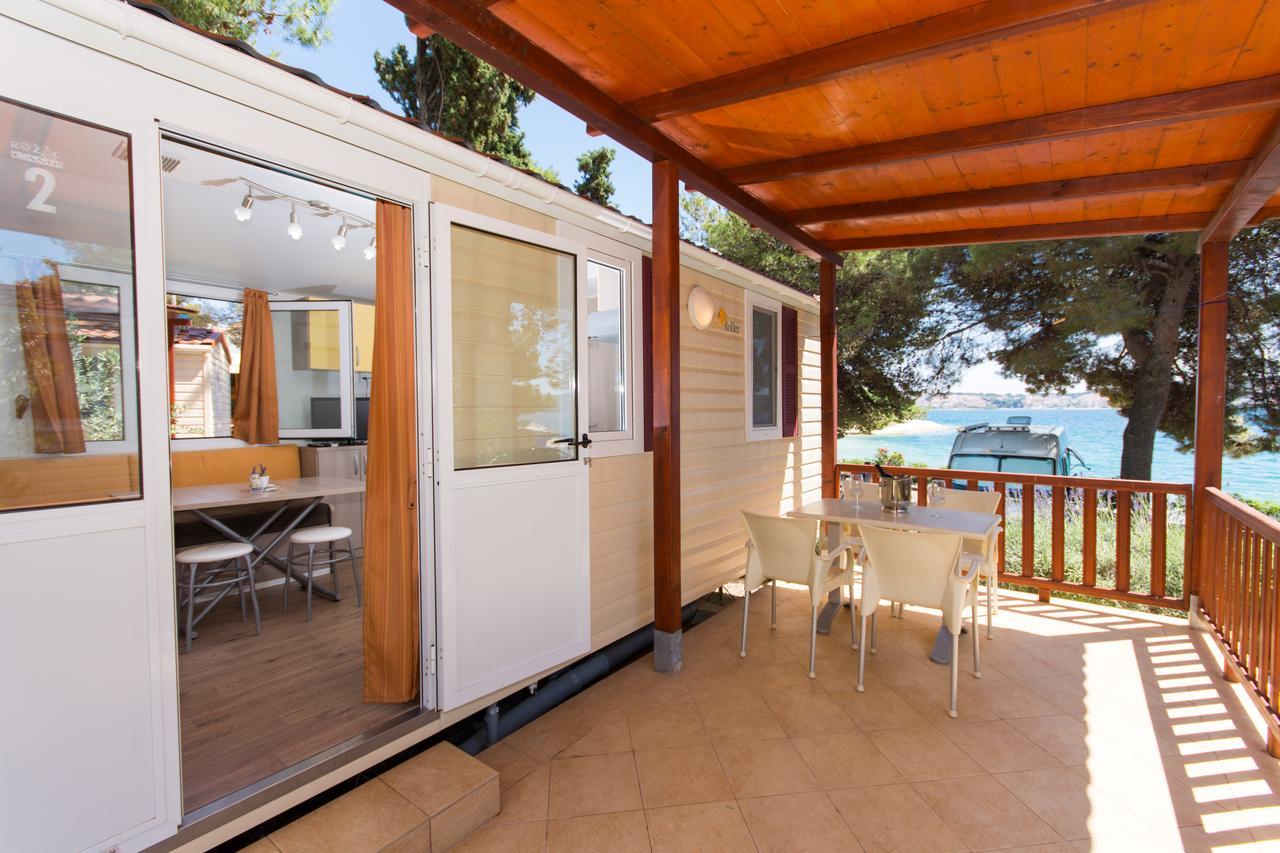 Kamp Rozac Hotel Trogir Exterior foto